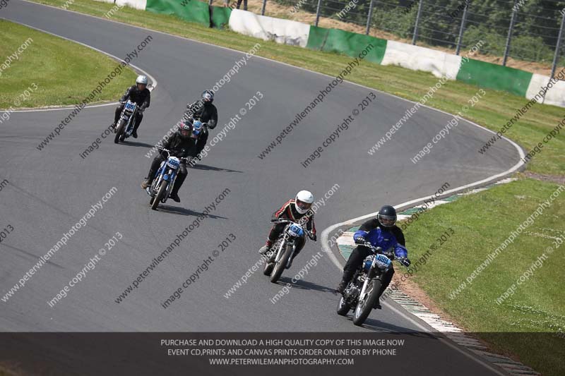 Vintage motorcycle club;eventdigitalimages;mallory park;mallory park trackday photographs;no limits trackdays;peter wileman photography;trackday digital images;trackday photos;vmcc festival 1000 bikes photographs