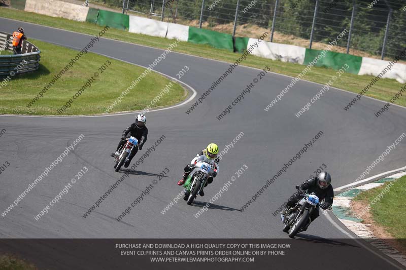 Vintage motorcycle club;eventdigitalimages;mallory park;mallory park trackday photographs;no limits trackdays;peter wileman photography;trackday digital images;trackday photos;vmcc festival 1000 bikes photographs