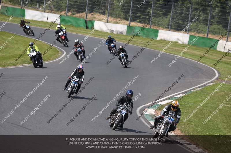 Vintage motorcycle club;eventdigitalimages;mallory park;mallory park trackday photographs;no limits trackdays;peter wileman photography;trackday digital images;trackday photos;vmcc festival 1000 bikes photographs