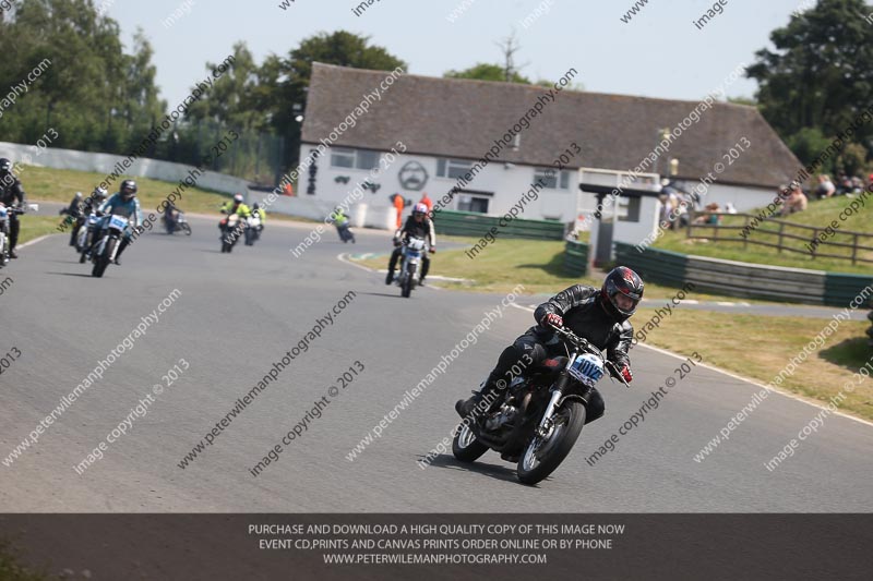 Vintage motorcycle club;eventdigitalimages;mallory park;mallory park trackday photographs;no limits trackdays;peter wileman photography;trackday digital images;trackday photos;vmcc festival 1000 bikes photographs