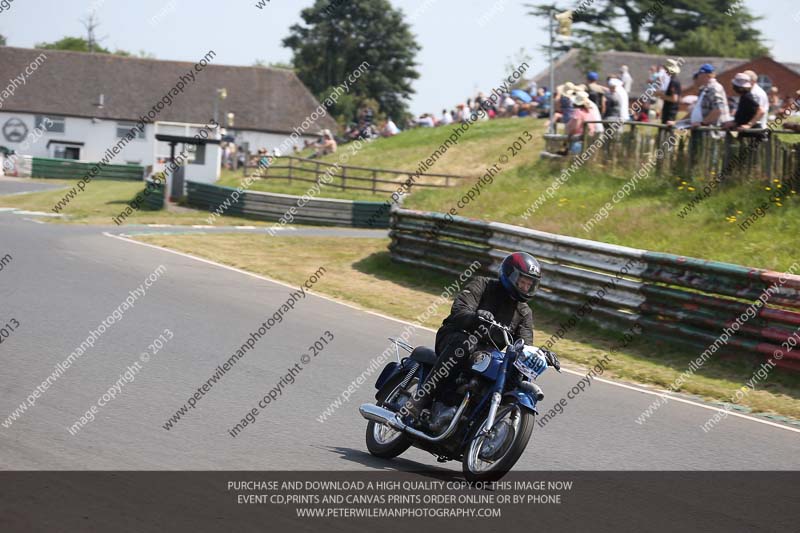 Vintage motorcycle club;eventdigitalimages;mallory park;mallory park trackday photographs;no limits trackdays;peter wileman photography;trackday digital images;trackday photos;vmcc festival 1000 bikes photographs