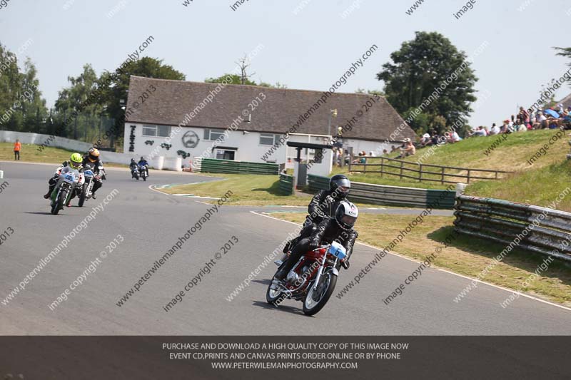 Vintage motorcycle club;eventdigitalimages;mallory park;mallory park trackday photographs;no limits trackdays;peter wileman photography;trackday digital images;trackday photos;vmcc festival 1000 bikes photographs