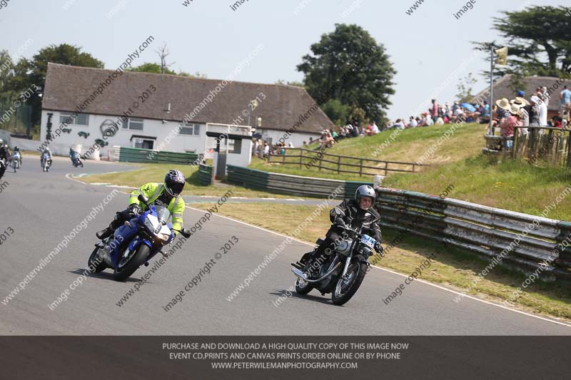 Vintage motorcycle club;eventdigitalimages;mallory park;mallory park trackday photographs;no limits trackdays;peter wileman photography;trackday digital images;trackday photos;vmcc festival 1000 bikes photographs