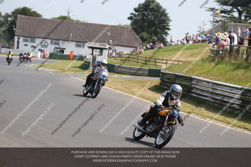 Vintage motorcycle club;eventdigitalimages;mallory park;mallory park trackday photographs;no limits trackdays;peter wileman photography;trackday digital images;trackday photos;vmcc festival 1000 bikes photographs