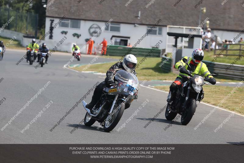 Vintage motorcycle club;eventdigitalimages;mallory park;mallory park trackday photographs;no limits trackdays;peter wileman photography;trackday digital images;trackday photos;vmcc festival 1000 bikes photographs