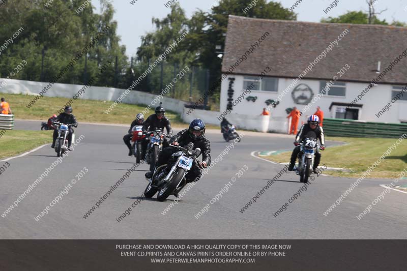 Vintage motorcycle club;eventdigitalimages;mallory park;mallory park trackday photographs;no limits trackdays;peter wileman photography;trackday digital images;trackday photos;vmcc festival 1000 bikes photographs