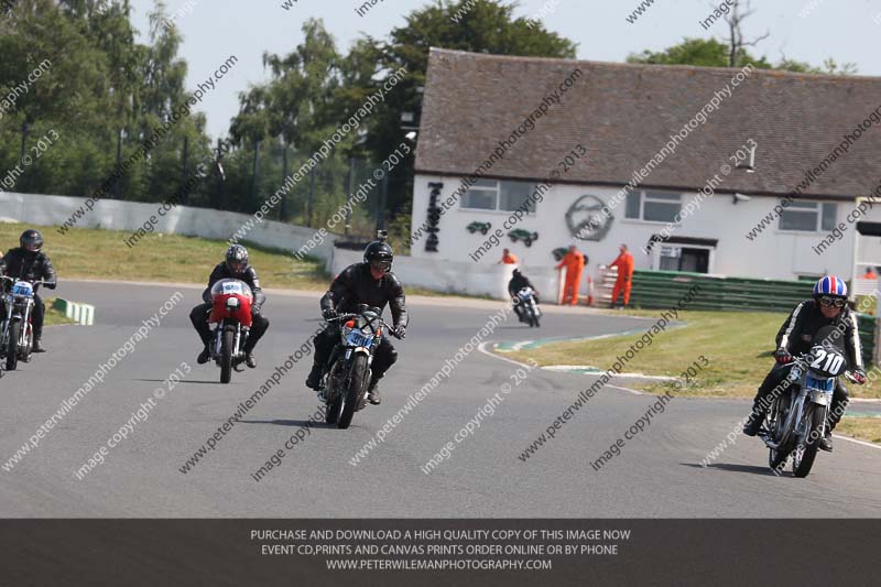 Vintage motorcycle club;eventdigitalimages;mallory park;mallory park trackday photographs;no limits trackdays;peter wileman photography;trackday digital images;trackday photos;vmcc festival 1000 bikes photographs