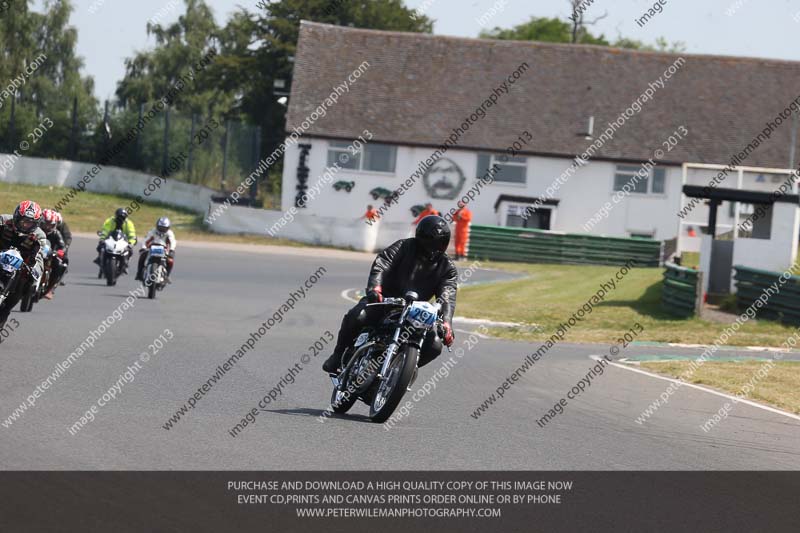 Vintage motorcycle club;eventdigitalimages;mallory park;mallory park trackday photographs;no limits trackdays;peter wileman photography;trackday digital images;trackday photos;vmcc festival 1000 bikes photographs