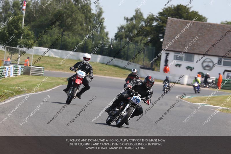 Vintage motorcycle club;eventdigitalimages;mallory park;mallory park trackday photographs;no limits trackdays;peter wileman photography;trackday digital images;trackday photos;vmcc festival 1000 bikes photographs