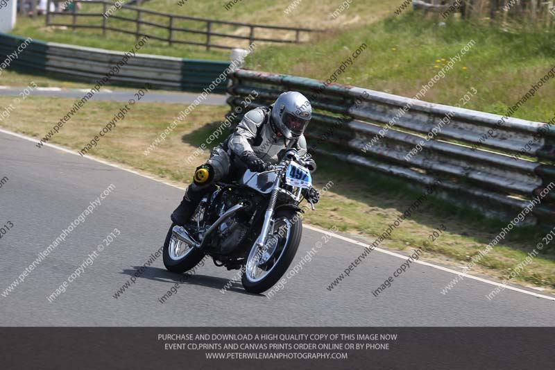 Vintage motorcycle club;eventdigitalimages;mallory park;mallory park trackday photographs;no limits trackdays;peter wileman photography;trackday digital images;trackday photos;vmcc festival 1000 bikes photographs