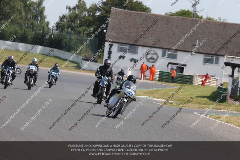 Vintage motorcycle club;eventdigitalimages;mallory park;mallory park trackday photographs;no limits trackdays;peter wileman photography;trackday digital images;trackday photos;vmcc festival 1000 bikes photographs