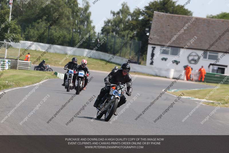 Vintage motorcycle club;eventdigitalimages;mallory park;mallory park trackday photographs;no limits trackdays;peter wileman photography;trackday digital images;trackday photos;vmcc festival 1000 bikes photographs