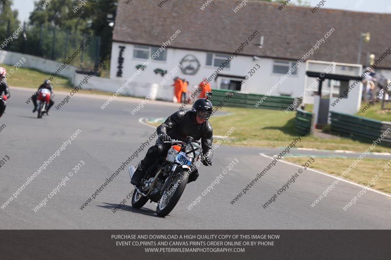 Vintage motorcycle club;eventdigitalimages;mallory park;mallory park trackday photographs;no limits trackdays;peter wileman photography;trackday digital images;trackday photos;vmcc festival 1000 bikes photographs