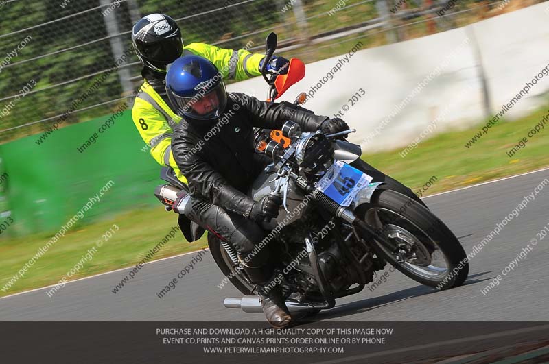 Vintage motorcycle club;eventdigitalimages;mallory park;mallory park trackday photographs;no limits trackdays;peter wileman photography;trackday digital images;trackday photos;vmcc festival 1000 bikes photographs