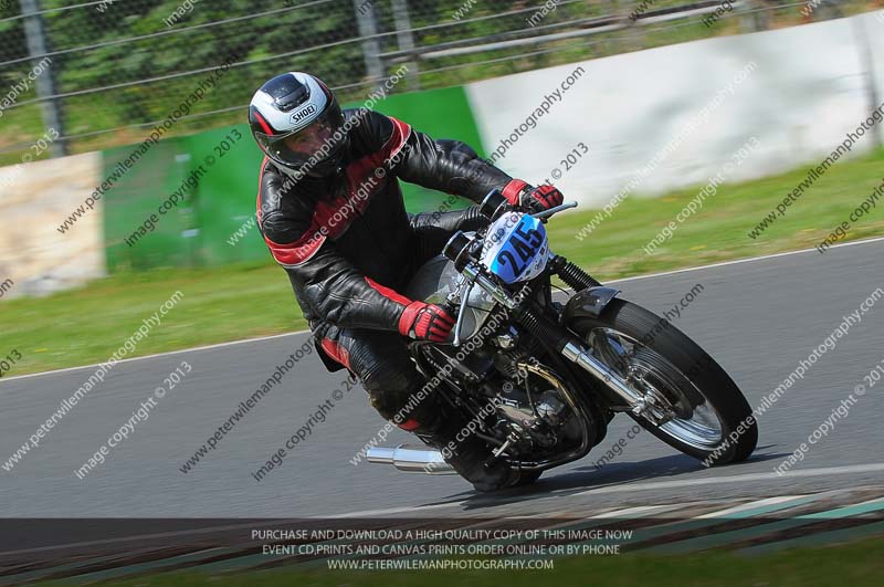 Vintage motorcycle club;eventdigitalimages;mallory park;mallory park trackday photographs;no limits trackdays;peter wileman photography;trackday digital images;trackday photos;vmcc festival 1000 bikes photographs