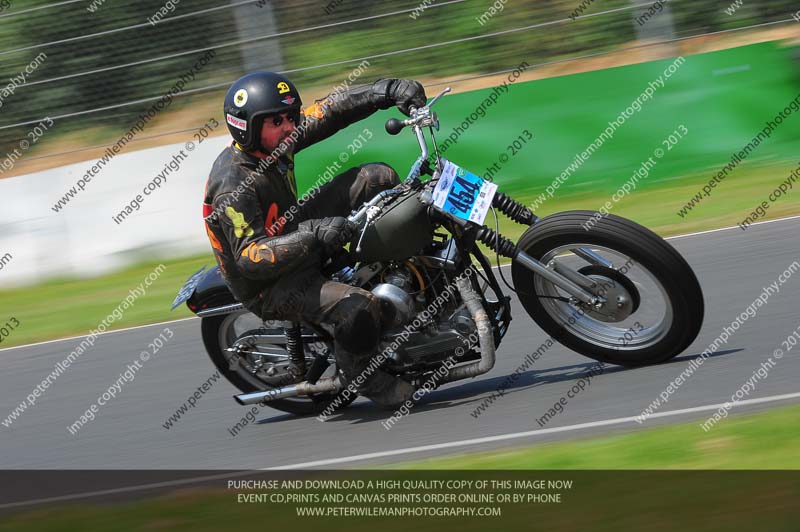 Vintage motorcycle club;eventdigitalimages;mallory park;mallory park trackday photographs;no limits trackdays;peter wileman photography;trackday digital images;trackday photos;vmcc festival 1000 bikes photographs