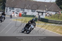 Vintage-motorcycle-club;eventdigitalimages;mallory-park;mallory-park-trackday-photographs;no-limits-trackdays;peter-wileman-photography;trackday-digital-images;trackday-photos;vmcc-festival-1000-bikes-photographs