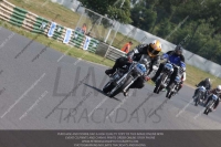 Vintage-motorcycle-club;eventdigitalimages;mallory-park;mallory-park-trackday-photographs;no-limits-trackdays;peter-wileman-photography;trackday-digital-images;trackday-photos;vmcc-festival-1000-bikes-photographs