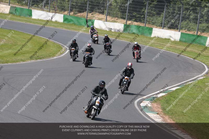 Vintage motorcycle club;eventdigitalimages;mallory park;mallory park trackday photographs;no limits trackdays;peter wileman photography;trackday digital images;trackday photos;vmcc festival 1000 bikes photographs