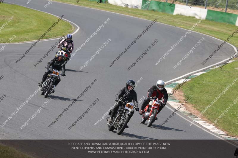 Vintage motorcycle club;eventdigitalimages;mallory park;mallory park trackday photographs;no limits trackdays;peter wileman photography;trackday digital images;trackday photos;vmcc festival 1000 bikes photographs