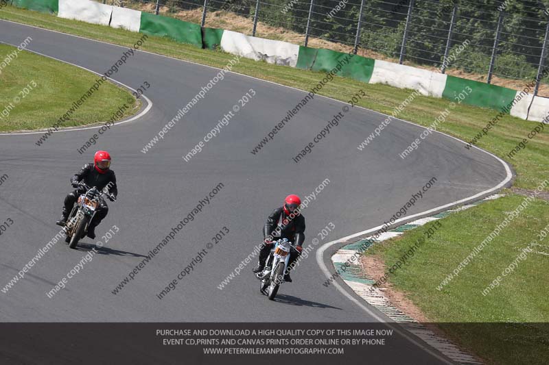 Vintage motorcycle club;eventdigitalimages;mallory park;mallory park trackday photographs;no limits trackdays;peter wileman photography;trackday digital images;trackday photos;vmcc festival 1000 bikes photographs