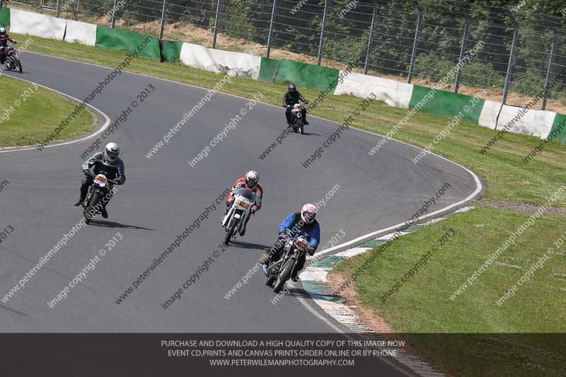 Vintage motorcycle club;eventdigitalimages;mallory park;mallory park trackday photographs;no limits trackdays;peter wileman photography;trackday digital images;trackday photos;vmcc festival 1000 bikes photographs