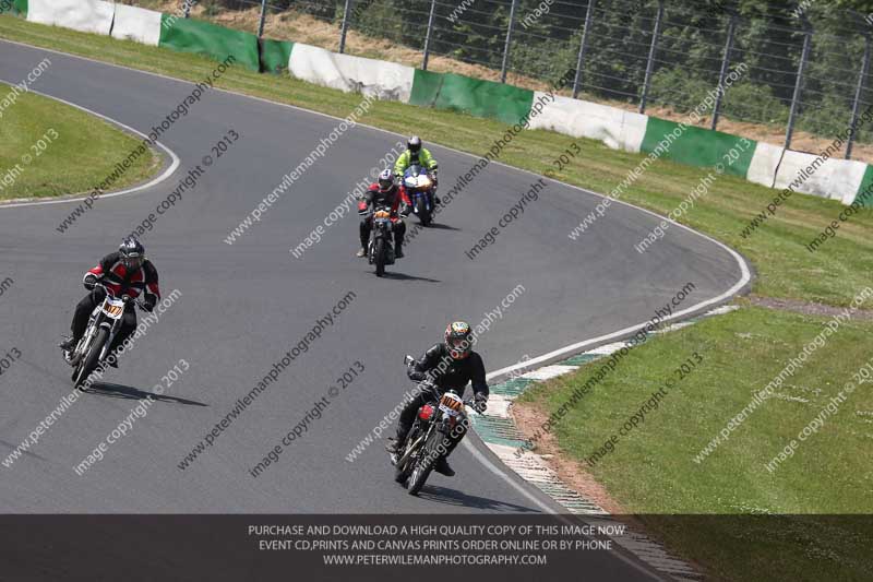 Vintage motorcycle club;eventdigitalimages;mallory park;mallory park trackday photographs;no limits trackdays;peter wileman photography;trackday digital images;trackday photos;vmcc festival 1000 bikes photographs