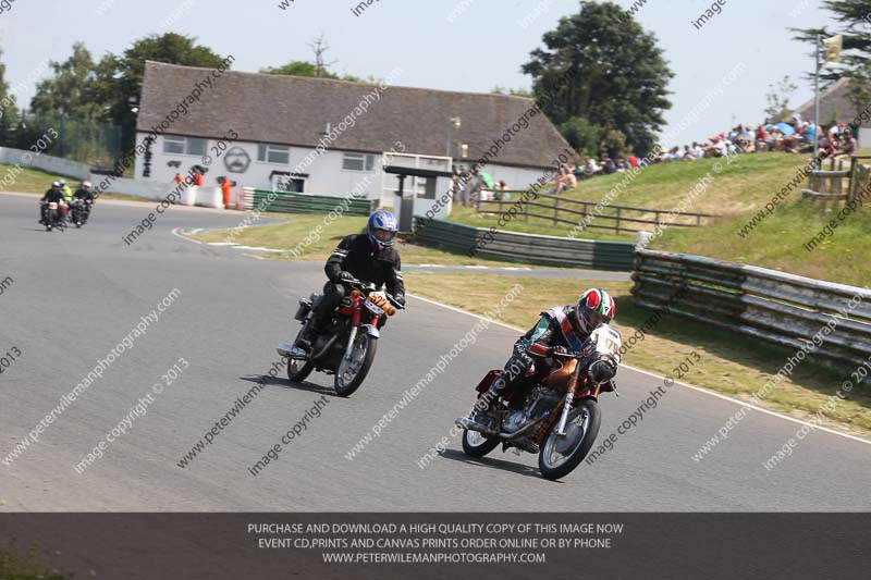 Vintage motorcycle club;eventdigitalimages;mallory park;mallory park trackday photographs;no limits trackdays;peter wileman photography;trackday digital images;trackday photos;vmcc festival 1000 bikes photographs