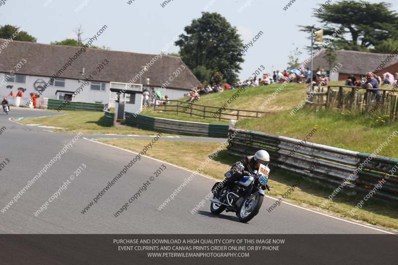 Vintage motorcycle club;eventdigitalimages;mallory park;mallory park trackday photographs;no limits trackdays;peter wileman photography;trackday digital images;trackday photos;vmcc festival 1000 bikes photographs