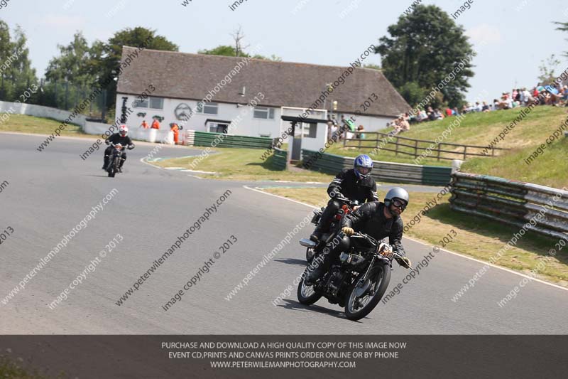 Vintage motorcycle club;eventdigitalimages;mallory park;mallory park trackday photographs;no limits trackdays;peter wileman photography;trackday digital images;trackday photos;vmcc festival 1000 bikes photographs