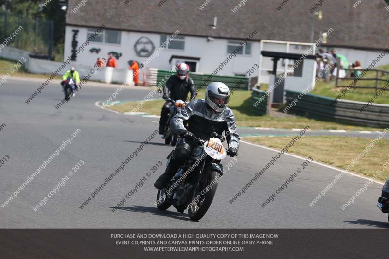 Vintage motorcycle club;eventdigitalimages;mallory park;mallory park trackday photographs;no limits trackdays;peter wileman photography;trackday digital images;trackday photos;vmcc festival 1000 bikes photographs