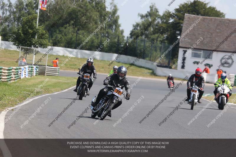 Vintage motorcycle club;eventdigitalimages;mallory park;mallory park trackday photographs;no limits trackdays;peter wileman photography;trackday digital images;trackday photos;vmcc festival 1000 bikes photographs