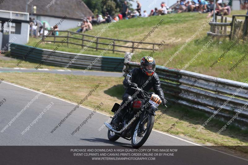 Vintage motorcycle club;eventdigitalimages;mallory park;mallory park trackday photographs;no limits trackdays;peter wileman photography;trackday digital images;trackday photos;vmcc festival 1000 bikes photographs