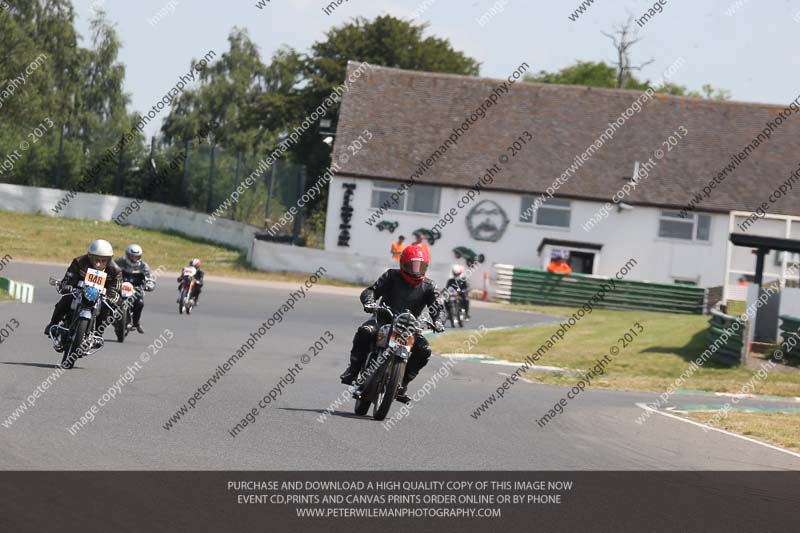 Vintage motorcycle club;eventdigitalimages;mallory park;mallory park trackday photographs;no limits trackdays;peter wileman photography;trackday digital images;trackday photos;vmcc festival 1000 bikes photographs