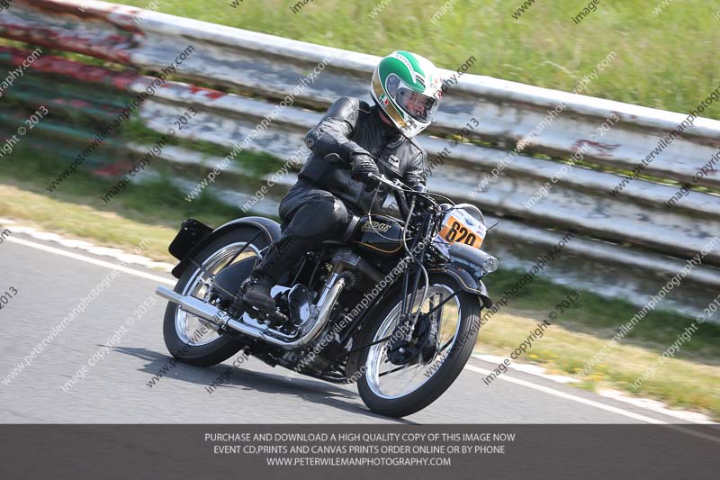 Vintage motorcycle club;eventdigitalimages;mallory park;mallory park trackday photographs;no limits trackdays;peter wileman photography;trackday digital images;trackday photos;vmcc festival 1000 bikes photographs