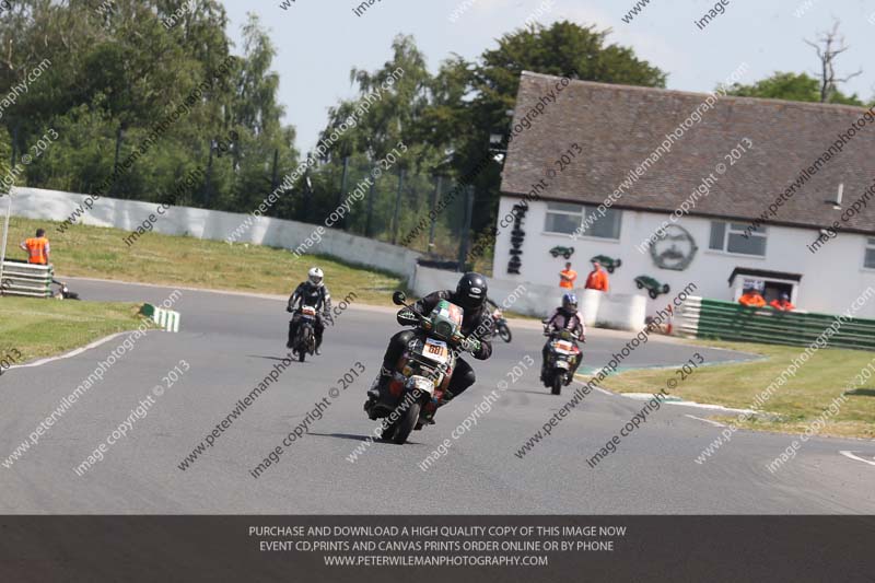 Vintage motorcycle club;eventdigitalimages;mallory park;mallory park trackday photographs;no limits trackdays;peter wileman photography;trackday digital images;trackday photos;vmcc festival 1000 bikes photographs