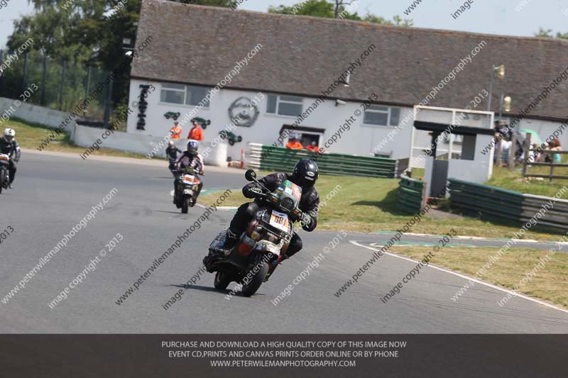 Vintage motorcycle club;eventdigitalimages;mallory park;mallory park trackday photographs;no limits trackdays;peter wileman photography;trackday digital images;trackday photos;vmcc festival 1000 bikes photographs