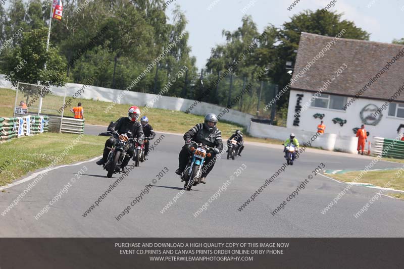 Vintage motorcycle club;eventdigitalimages;mallory park;mallory park trackday photographs;no limits trackdays;peter wileman photography;trackday digital images;trackday photos;vmcc festival 1000 bikes photographs