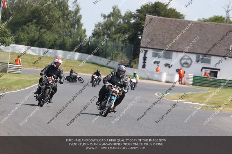Vintage motorcycle club;eventdigitalimages;mallory park;mallory park trackday photographs;no limits trackdays;peter wileman photography;trackday digital images;trackday photos;vmcc festival 1000 bikes photographs