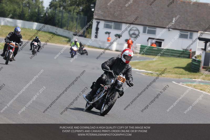 Vintage motorcycle club;eventdigitalimages;mallory park;mallory park trackday photographs;no limits trackdays;peter wileman photography;trackday digital images;trackday photos;vmcc festival 1000 bikes photographs