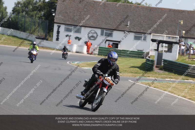 Vintage motorcycle club;eventdigitalimages;mallory park;mallory park trackday photographs;no limits trackdays;peter wileman photography;trackday digital images;trackday photos;vmcc festival 1000 bikes photographs