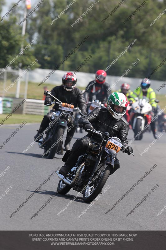 Vintage motorcycle club;eventdigitalimages;mallory park;mallory park trackday photographs;no limits trackdays;peter wileman photography;trackday digital images;trackday photos;vmcc festival 1000 bikes photographs