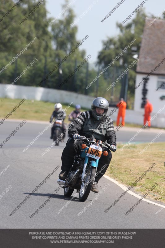 Vintage motorcycle club;eventdigitalimages;mallory park;mallory park trackday photographs;no limits trackdays;peter wileman photography;trackday digital images;trackday photos;vmcc festival 1000 bikes photographs