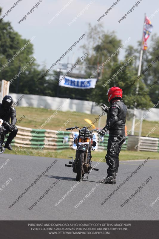 Vintage motorcycle club;eventdigitalimages;mallory park;mallory park trackday photographs;no limits trackdays;peter wileman photography;trackday digital images;trackday photos;vmcc festival 1000 bikes photographs