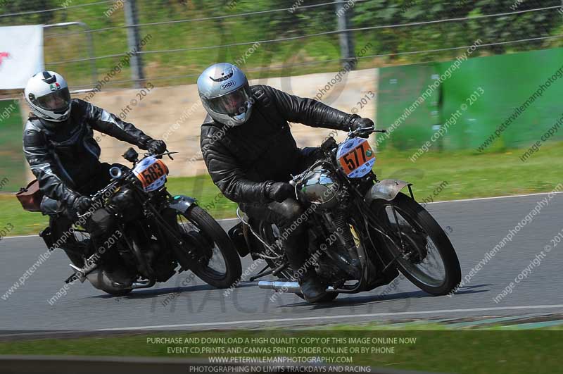 Vintage motorcycle club;eventdigitalimages;mallory park;mallory park trackday photographs;no limits trackdays;peter wileman photography;trackday digital images;trackday photos;vmcc festival 1000 bikes photographs