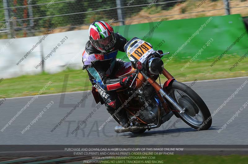 Vintage motorcycle club;eventdigitalimages;mallory park;mallory park trackday photographs;no limits trackdays;peter wileman photography;trackday digital images;trackday photos;vmcc festival 1000 bikes photographs