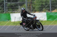 Vintage-motorcycle-club;eventdigitalimages;mallory-park;mallory-park-trackday-photographs;no-limits-trackdays;peter-wileman-photography;trackday-digital-images;trackday-photos;vmcc-festival-1000-bikes-photographs