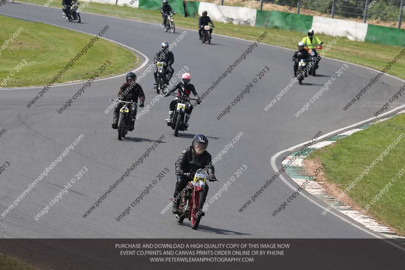 Vintage motorcycle club;eventdigitalimages;mallory park;mallory park trackday photographs;no limits trackdays;peter wileman photography;trackday digital images;trackday photos;vmcc festival 1000 bikes photographs