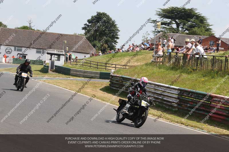 Vintage motorcycle club;eventdigitalimages;mallory park;mallory park trackday photographs;no limits trackdays;peter wileman photography;trackday digital images;trackday photos;vmcc festival 1000 bikes photographs