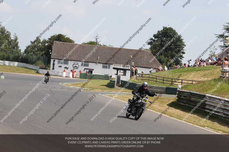 Vintage motorcycle club;eventdigitalimages;mallory park;mallory park trackday photographs;no limits trackdays;peter wileman photography;trackday digital images;trackday photos;vmcc festival 1000 bikes photographs